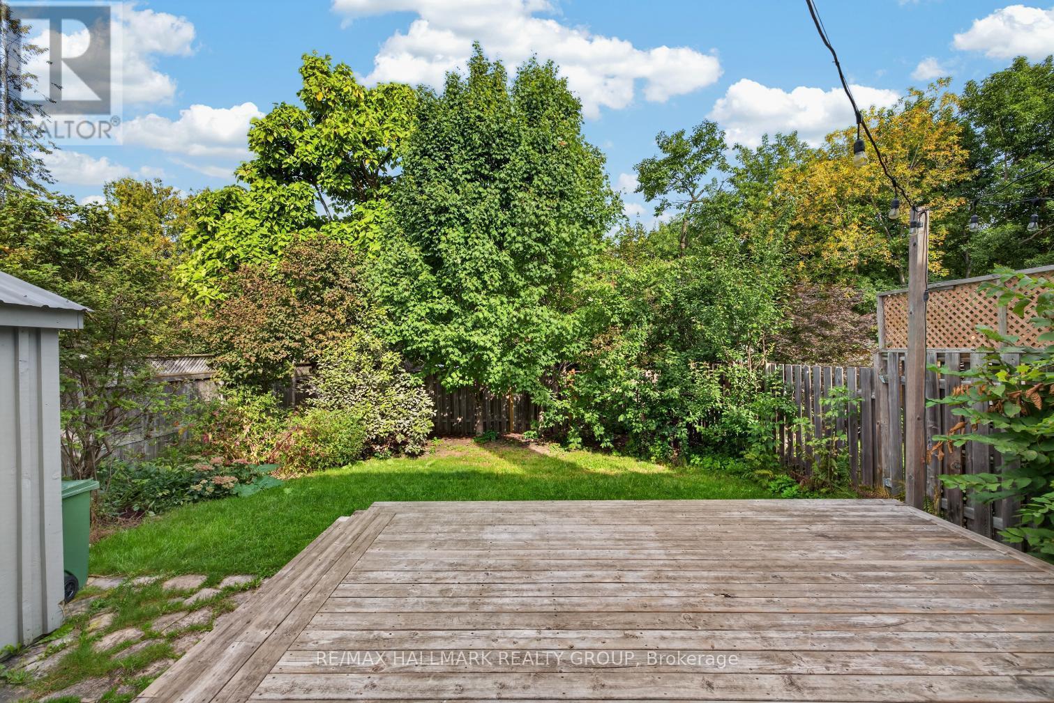 1213 Emperor Avenue, Ottawa, ON