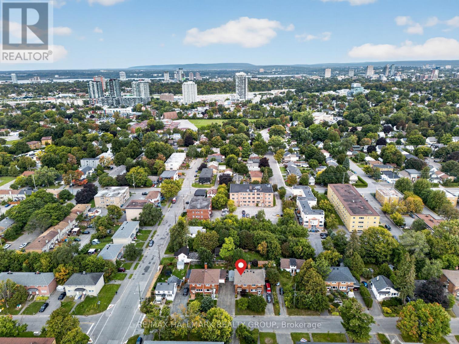 1213 Emperor Avenue, Ottawa, ON