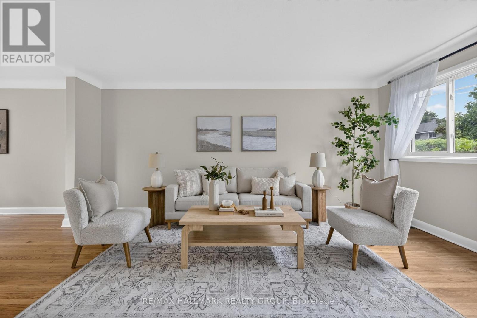 1213 Emperor Avenue, Ottawa, ON