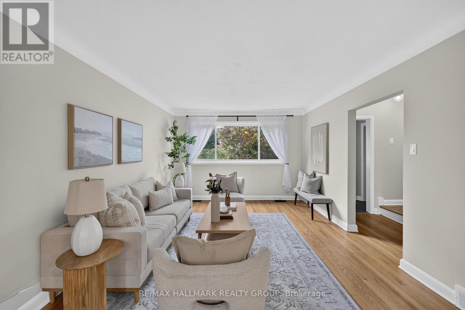 1213 Emperor Avenue, Ottawa, ON