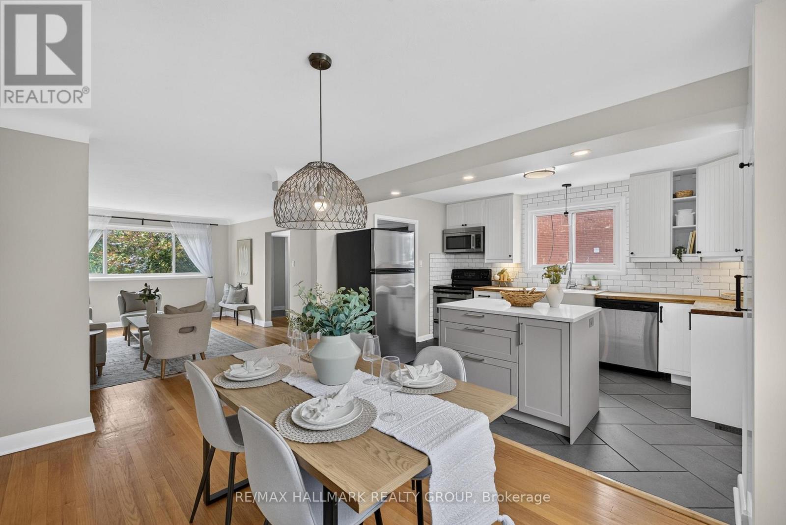 1213 Emperor Avenue, Ottawa, ON