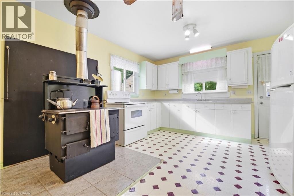 423 Lawrence Avenue, Kitchener, ON