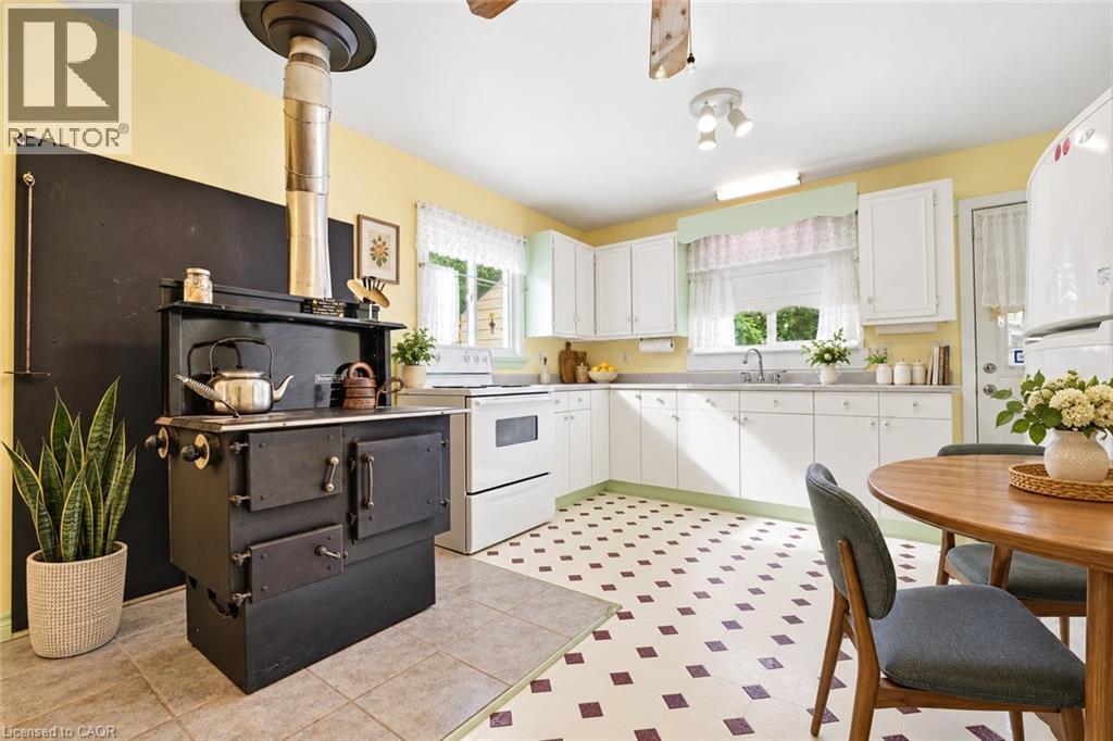 423 Lawrence Avenue, Kitchener, ON