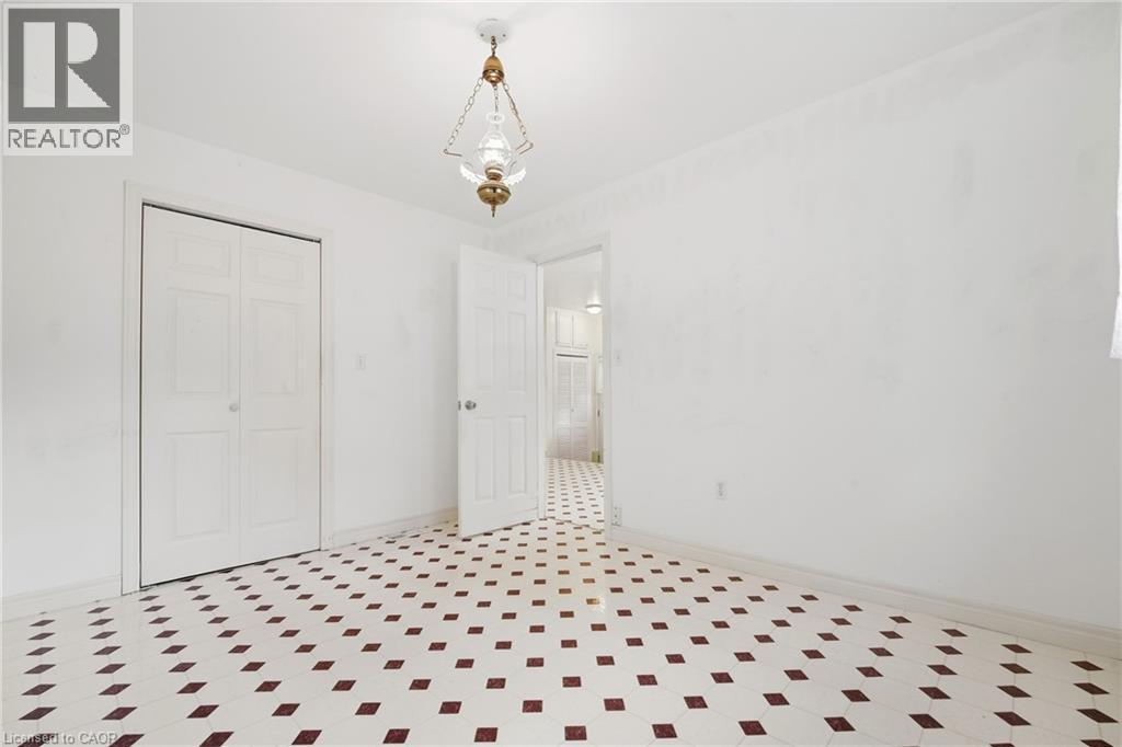423 Lawrence Avenue, Kitchener, ON
