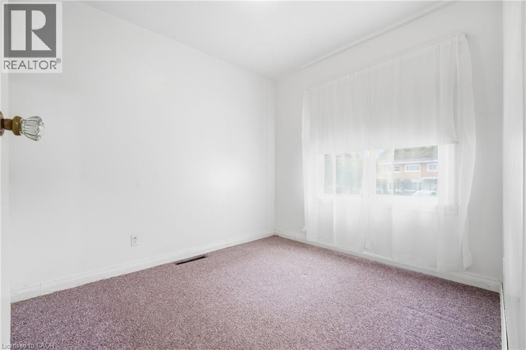 423 Lawrence Avenue, Kitchener, ON