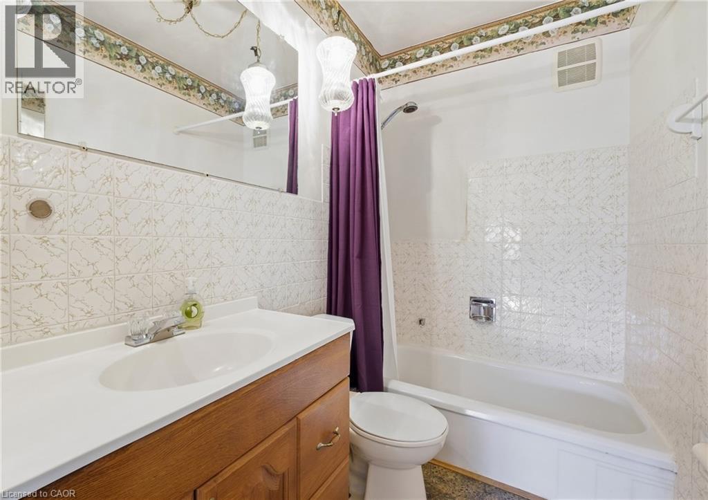 423 Lawrence Avenue, Kitchener, ON