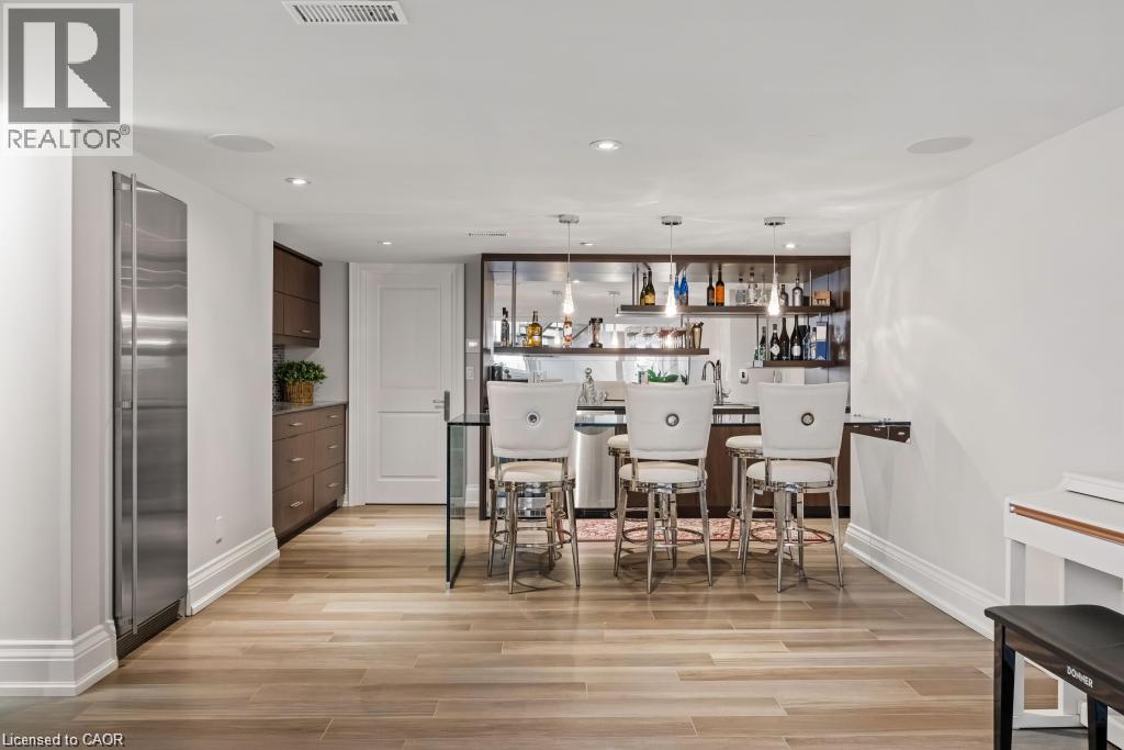 4038 Lakeshore Road, Burlington, ON