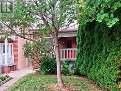 60 GILLESPIE AVENUE Toronto, ON M6N 2Y6