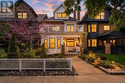 20 BROOKMOUNT ROAD Toronto, ON M4L 3N1
