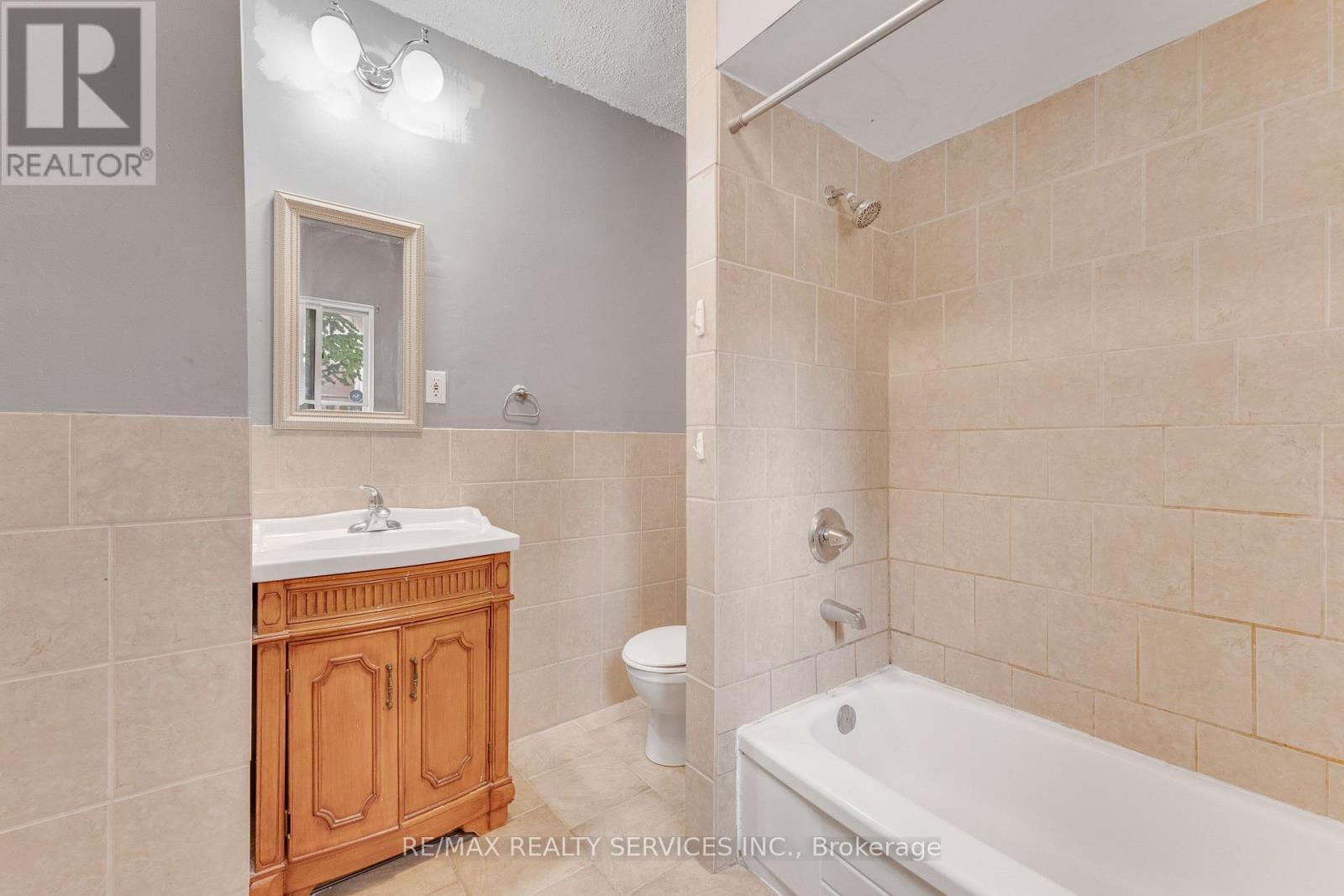 104 Hess Street S, Hamilton, ON