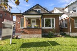 224 ARTHUR STREET Oshawa, ON L1H 1N6