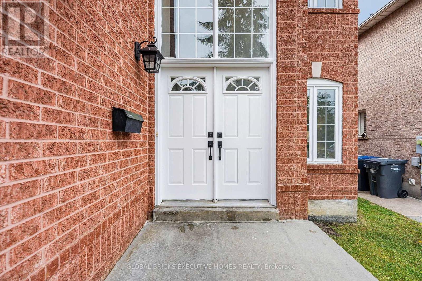 6348 Newcombe Drive, Mississauga, ON