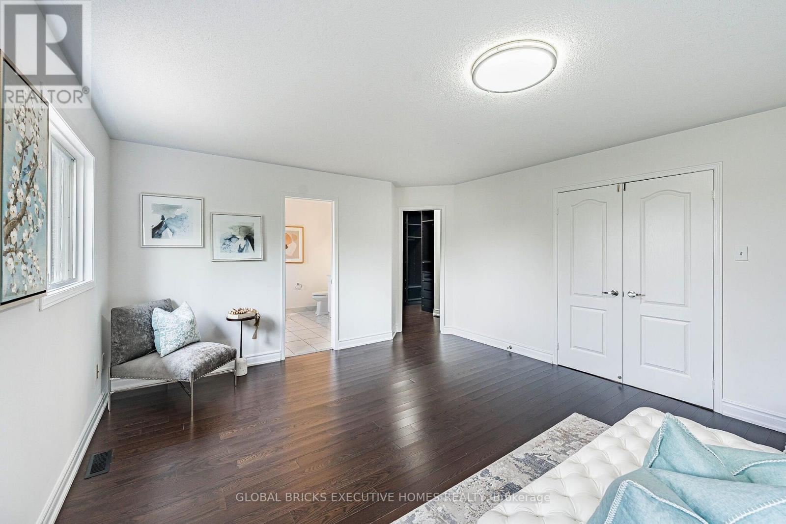 6348 Newcombe Drive, Mississauga, ON