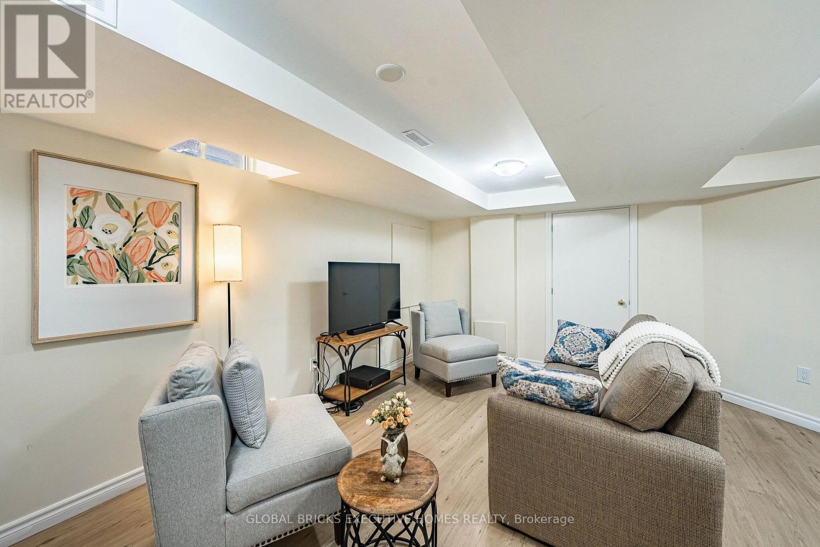 6348 Newcombe Drive, Mississauga, ON
