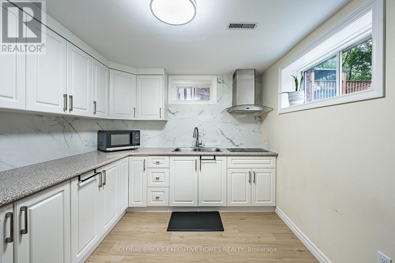 6348 Newcombe Drive, Mississauga, ON