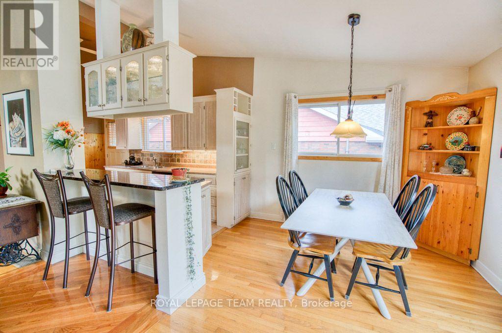220 Ancaster Avenue, Ottawa, ON