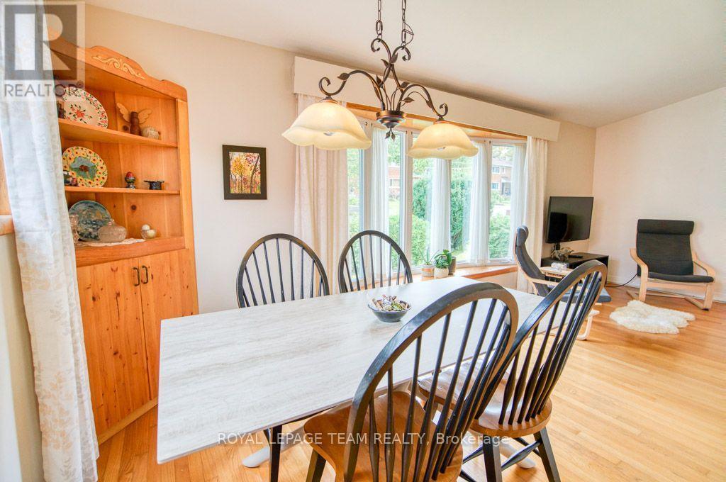 220 Ancaster Avenue, Ottawa, ON