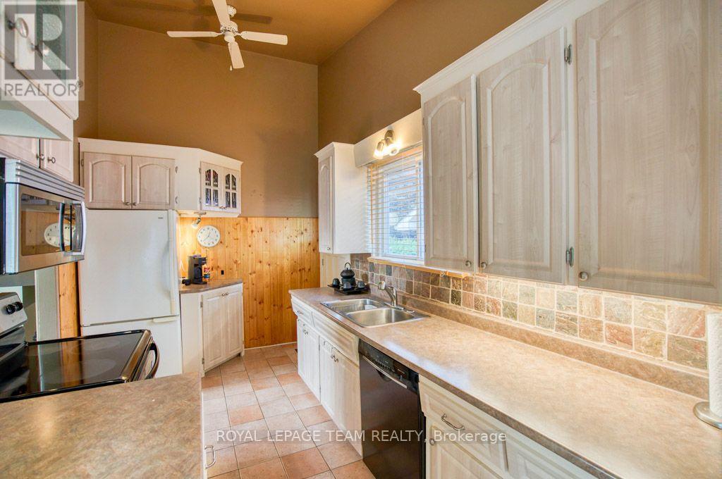 220 Ancaster Avenue, Ottawa, ON