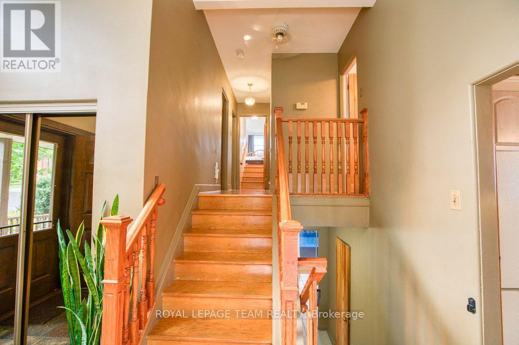 220 Ancaster Avenue, Ottawa, ON
