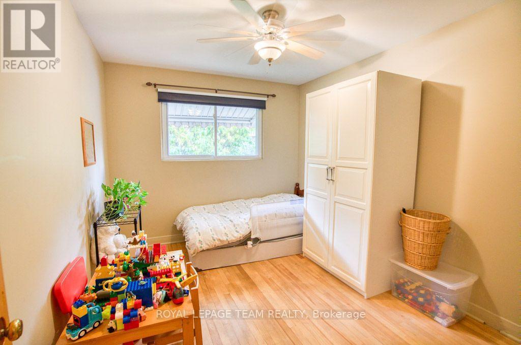 Bedroom 4 - 220 Ancaster Avenue, Ottawa, ON