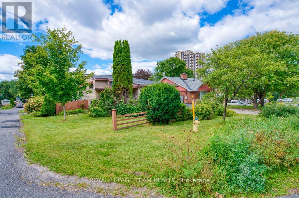 220 Ancaster Avenue, Ottawa, ON