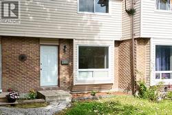 253 Hampton AVENUE Sarnia, ON N7S 4Z2
