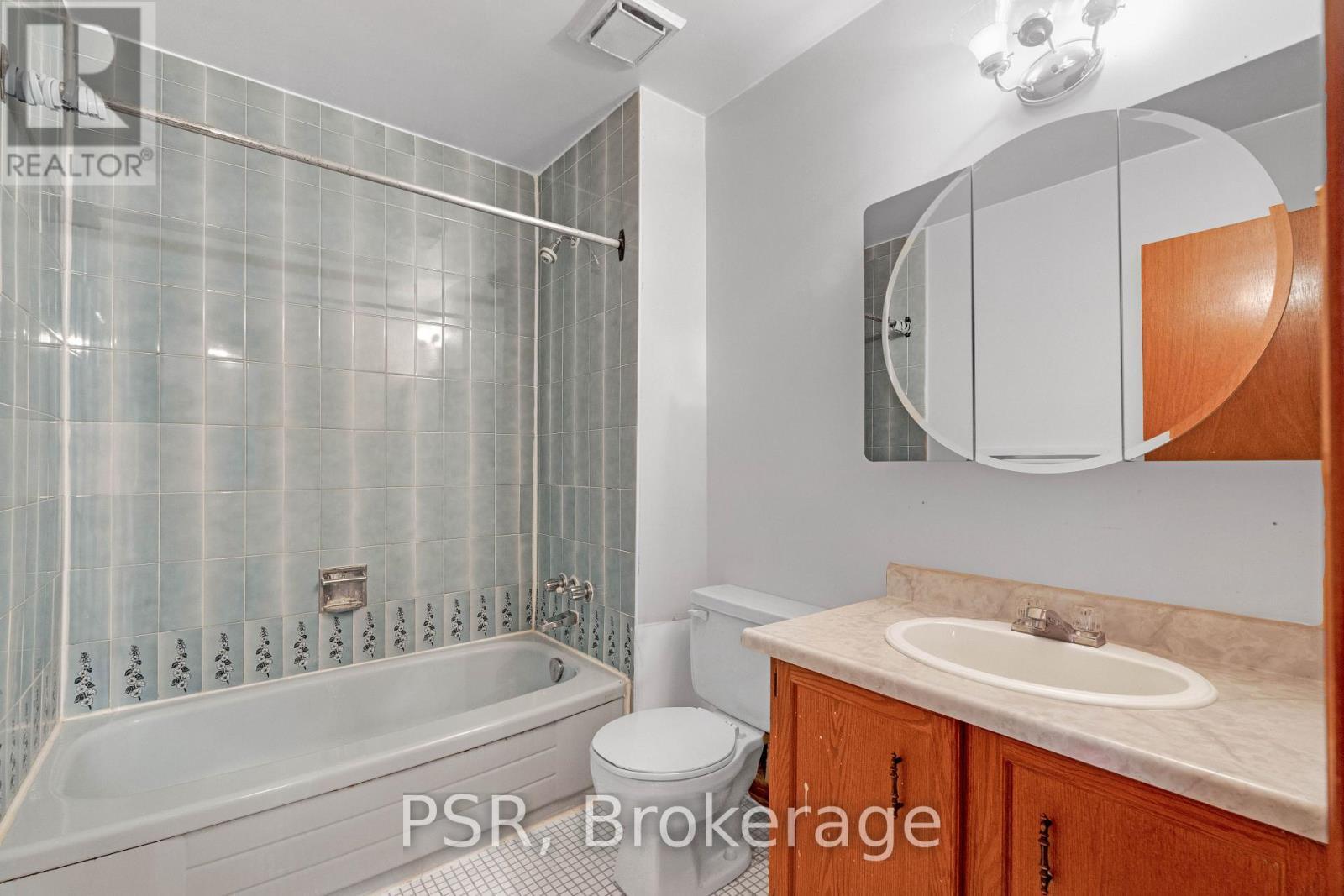 4069 Chelmsford Court, Mississauga, ON