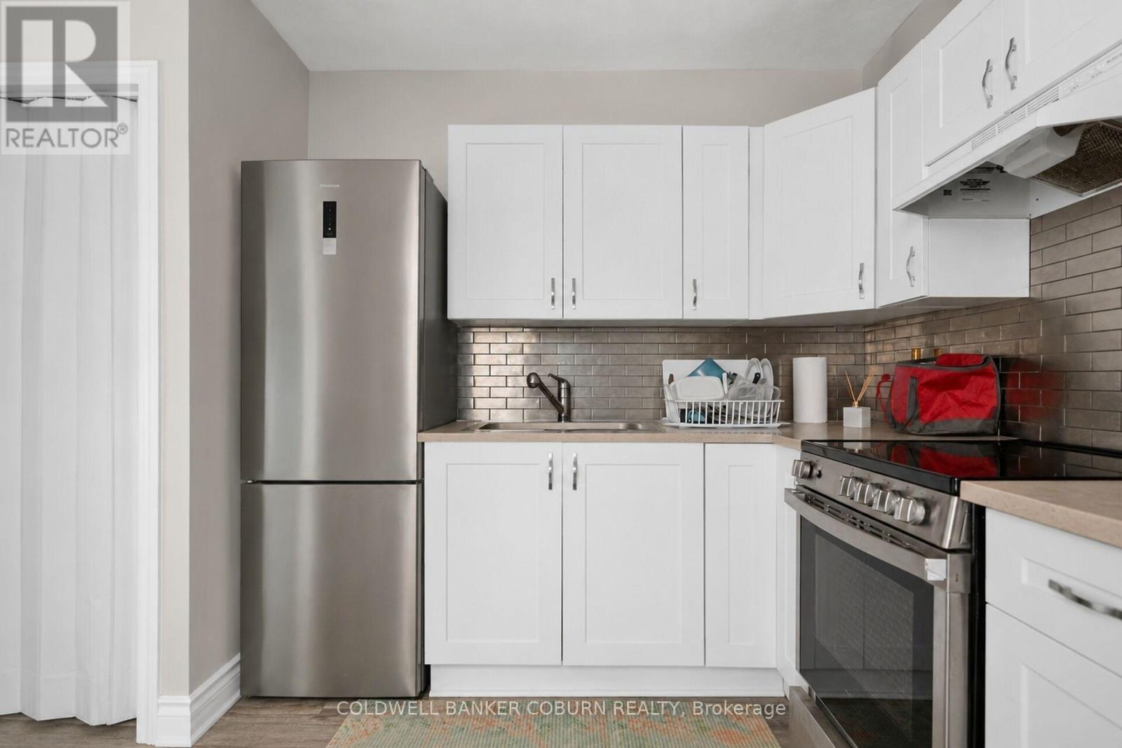 698 Cooper Street, Ottawa, ON
