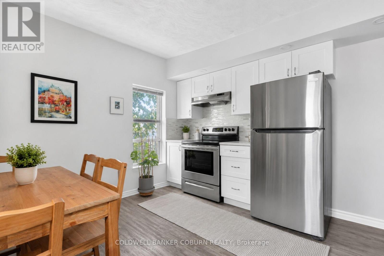698 Cooper Street, Ottawa, ON