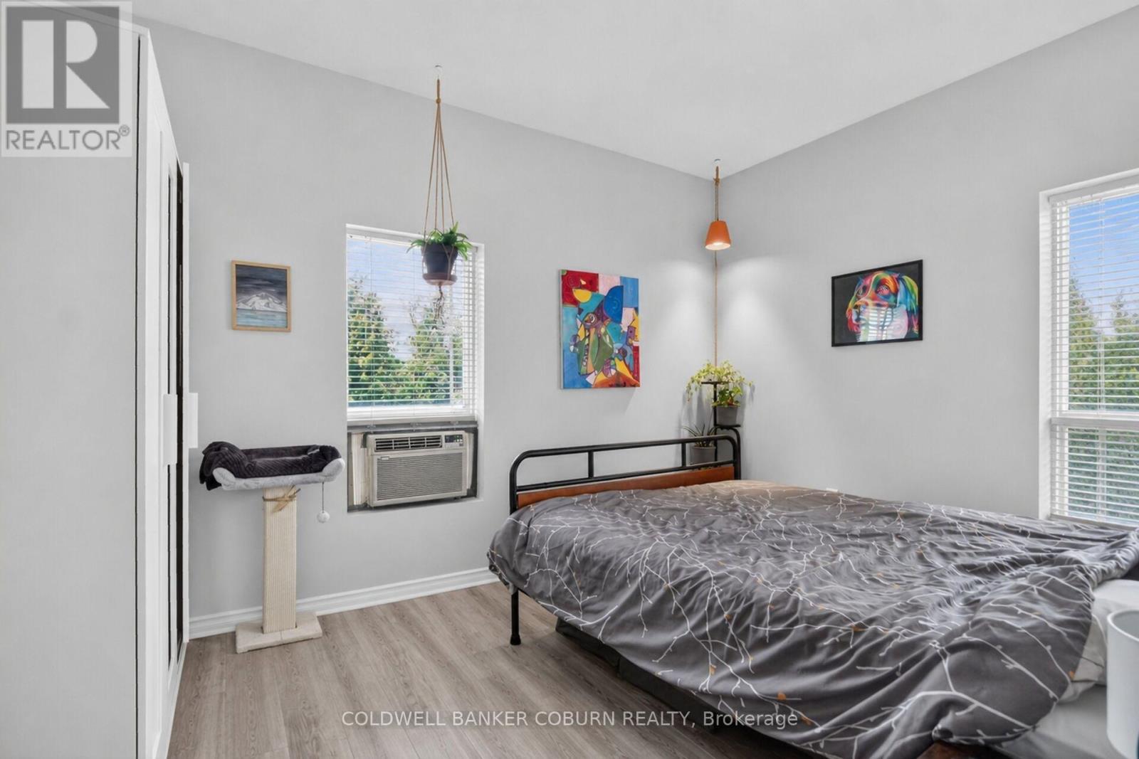 698 Cooper Street, Ottawa, ON