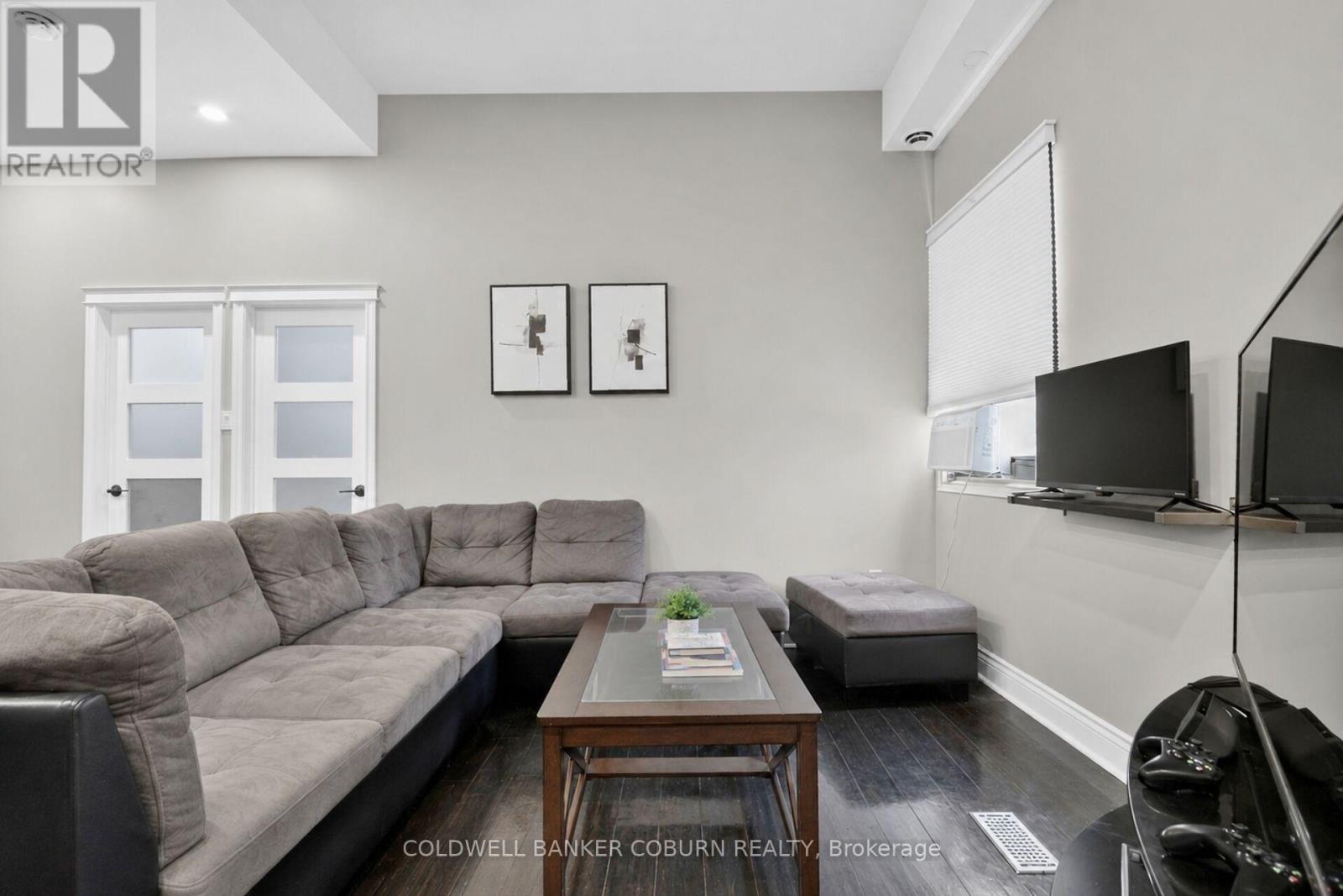 698 Cooper Street, Ottawa, ON