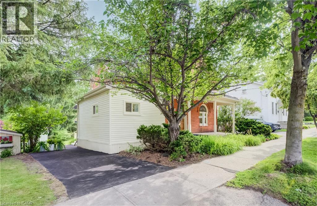 25 Central Street, Waterloo, ON