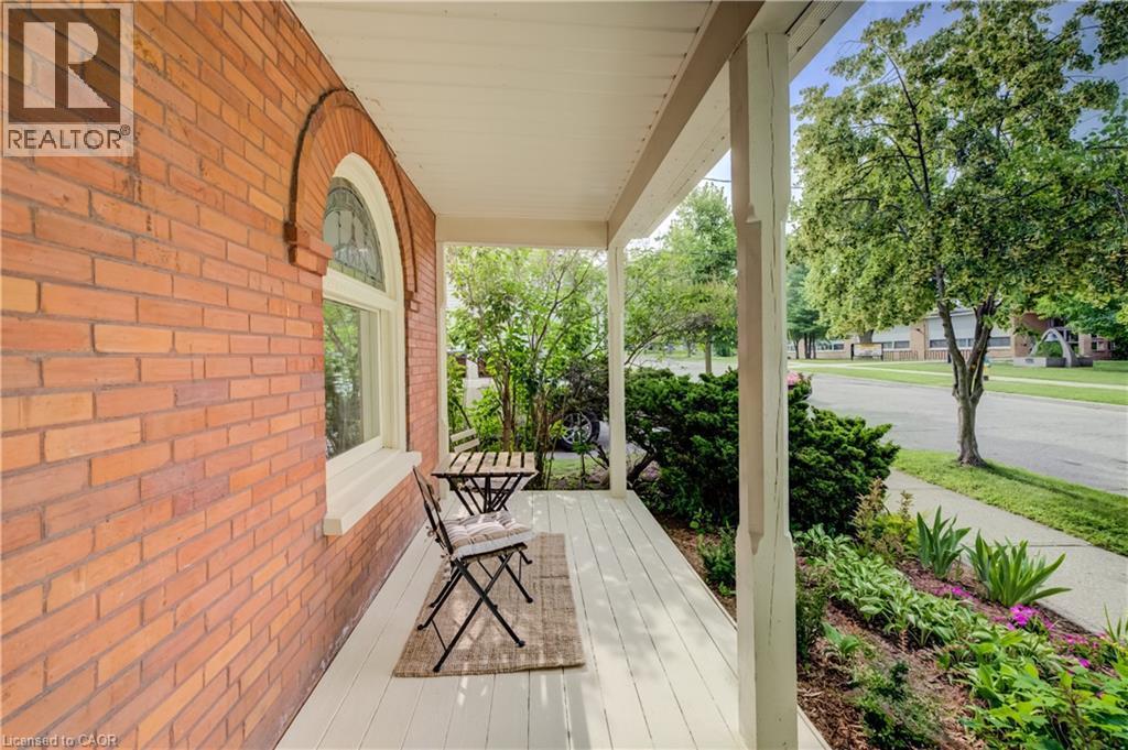 25 Central Street, Waterloo, ON