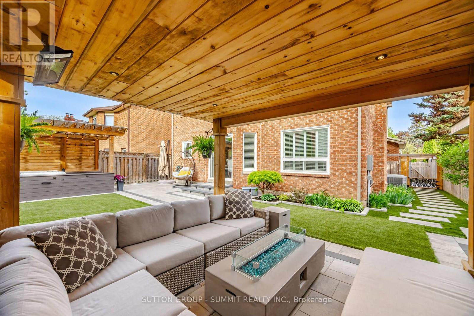 2017 Lady Di Court, Mississauga, ON
