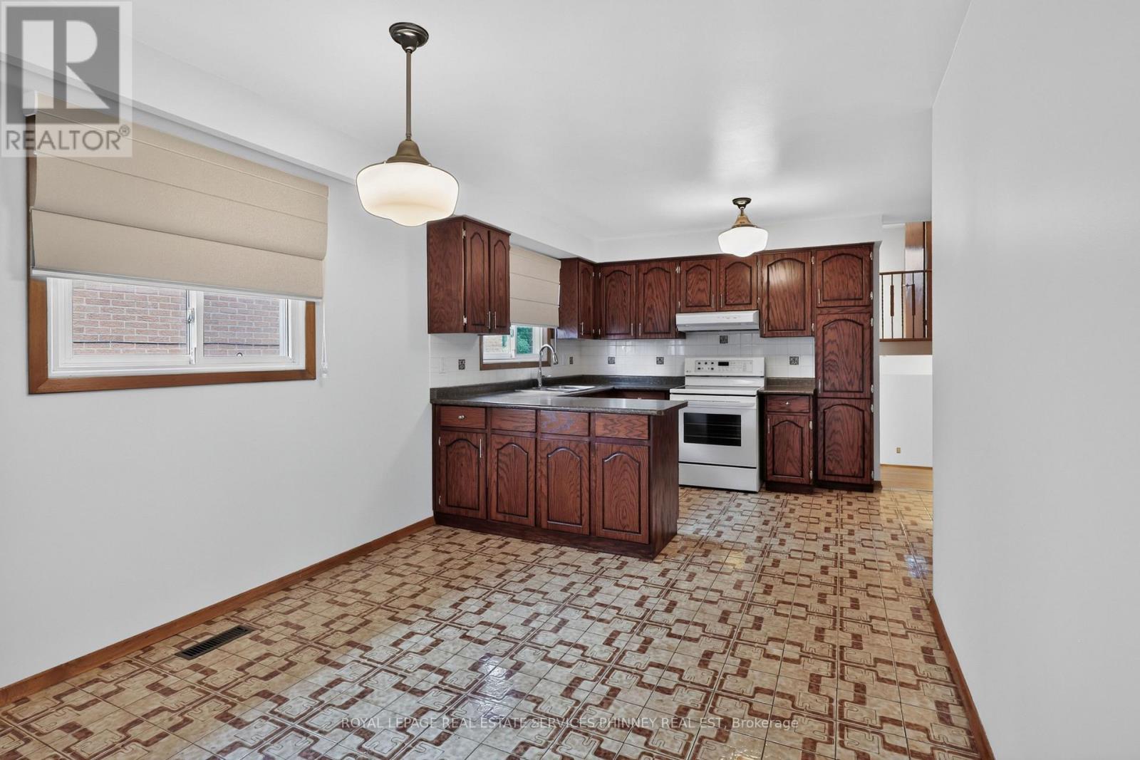 1633 Warren Drive, Mississauga, ON