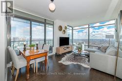 2607 - 18 YORKVILLE AVENUE Toronto, ON M4W 3Y8