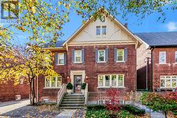 2ND FLOOR - 113 CHAPLIN CRESCENT Toronto, ON M5P 1A6