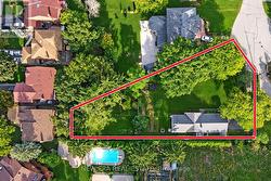 28 THOMAS AVENUE Toronto, ON M1C 1E5