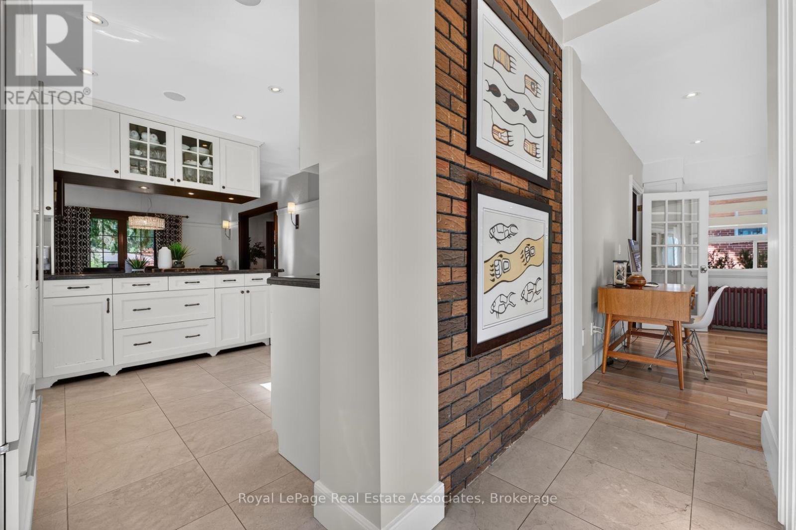 33 Ben Machree Drive, Mississauga, ON