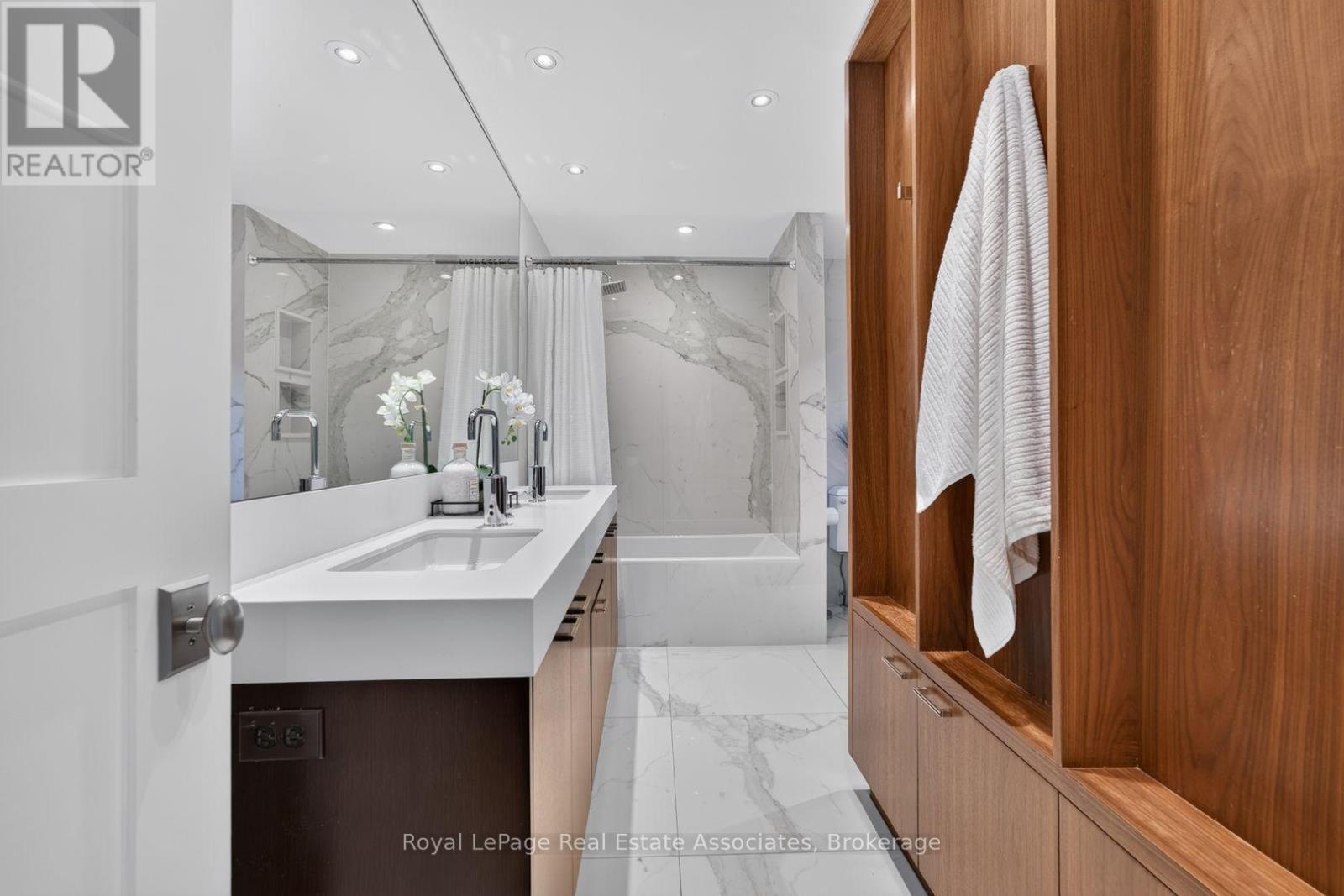 33 Ben Machree Drive, Mississauga, ON