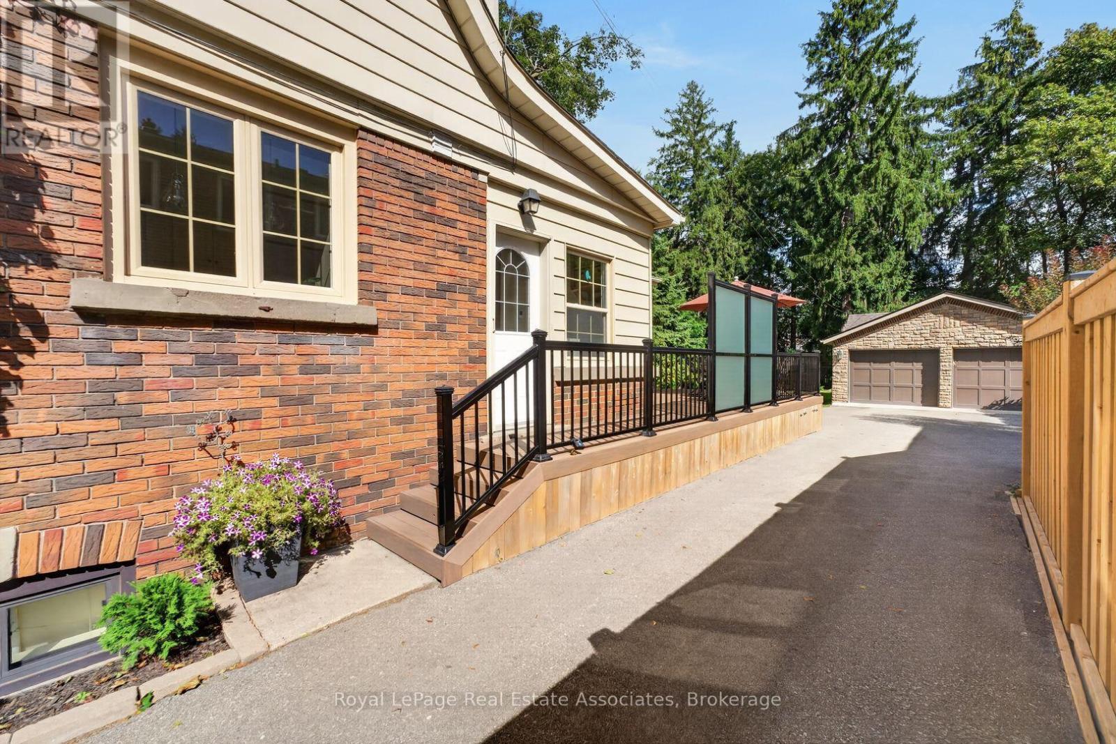 33 Ben Machree Drive, Mississauga, ON