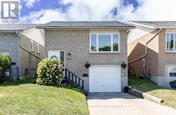 811 MOUNTAIN ASH ROAD Peterborough (Otonabee Ward 1), ON K9J 8K2