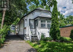 8 DUNN AVENUE Orillia, ON L3V 2N9