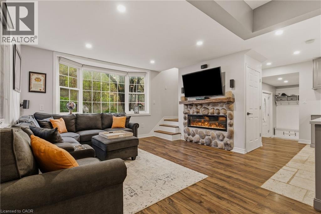 1262 Hidden Valley Road, Burlington, ON