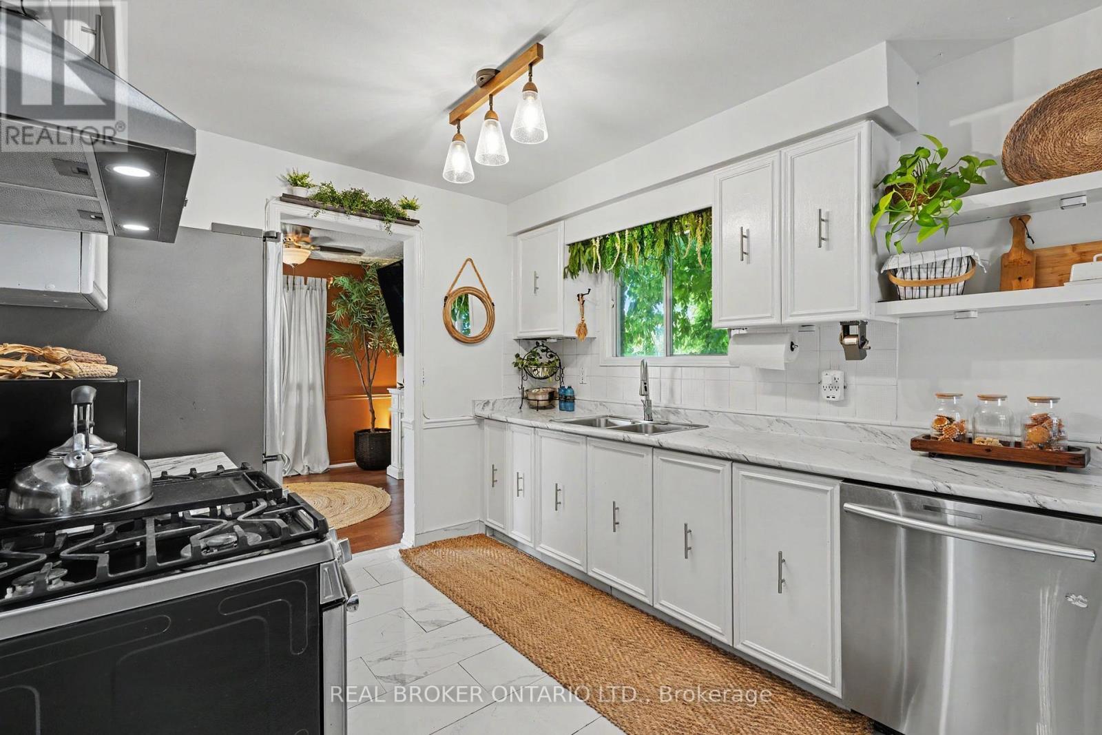 3260 Woodcroft Crescent, Burlington, ON
