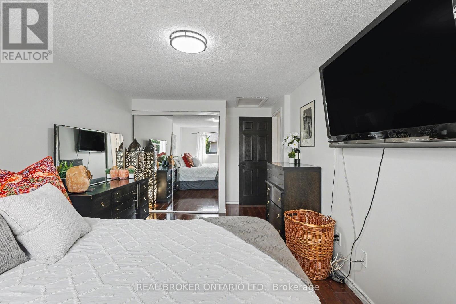 3260 Woodcroft Crescent, Burlington, ON