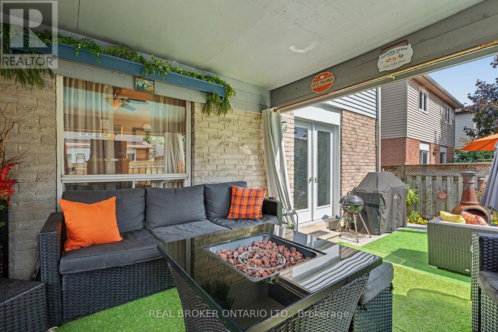 3260 Woodcroft Crescent, Burlington, ON