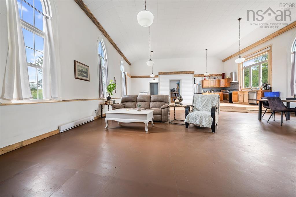 10563 Highway 2, Springhill, NS