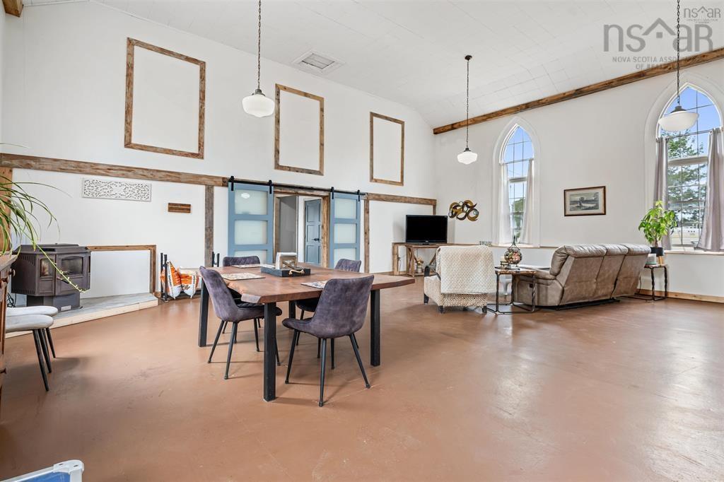 10563 Highway 2, Springhill, NS