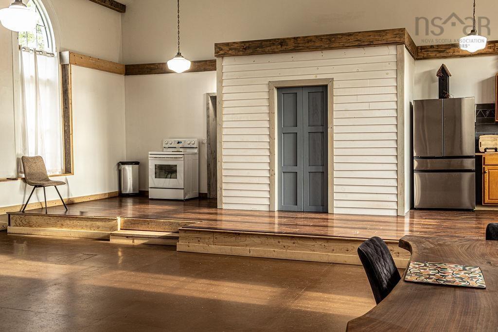 10563 Highway 2, Springhill, NS